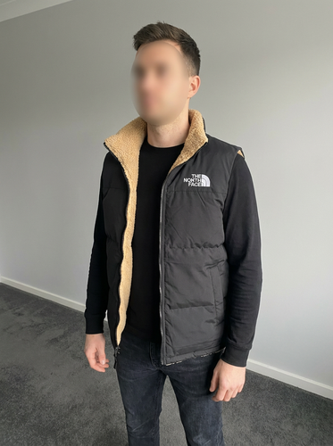 مشکی داخل کرم تدی